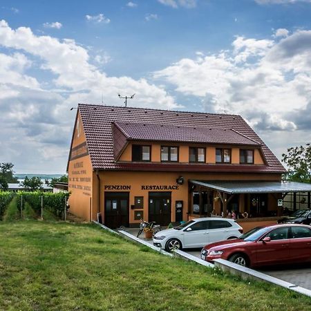 Penzion S Restauraci Na Furhaple Sakvice Экстерьер фото