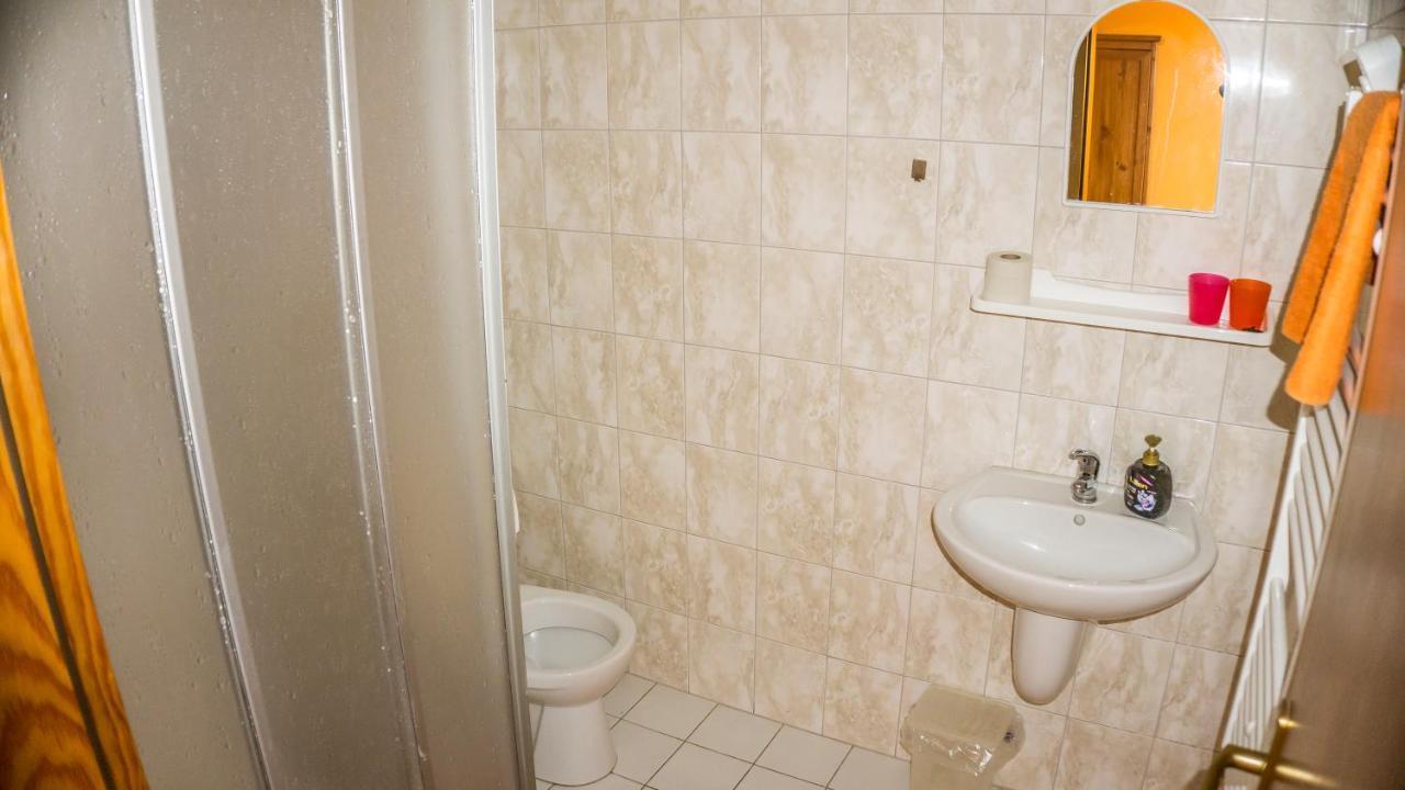 Penzion S Restauraci Na Furhaple Sakvice Экстерьер фото