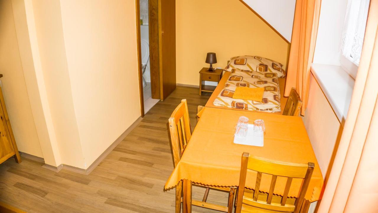 Penzion S Restauraci Na Furhaple Sakvice Экстерьер фото